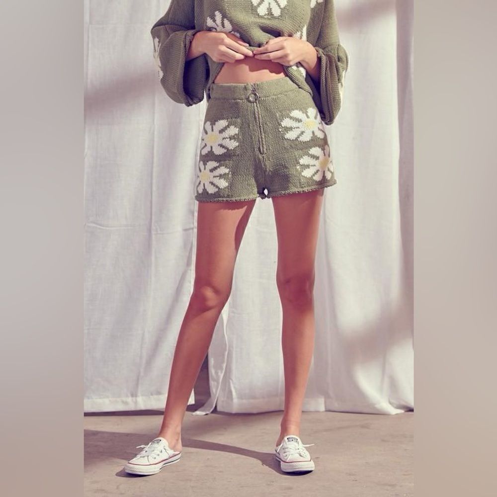 STORIA Daisy High RIse Sweater Shorts *NEW*